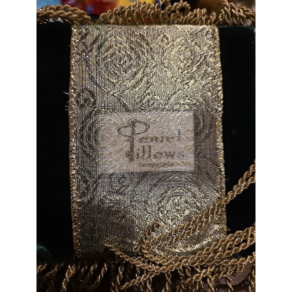 Peniel Pillows Green And Gold With Key - Picture 5 of 5